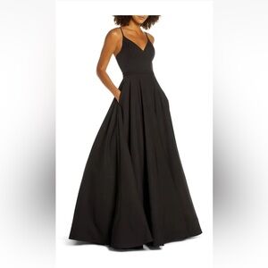 NWT Ieena For Mac Duggal Black V-Neck Crepe Ballgown sz 16. Retails $398